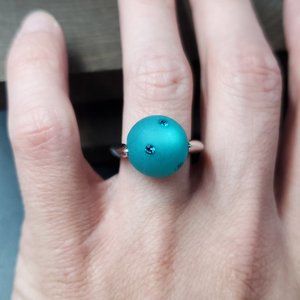 Size 8.5 Sterling Silver Unique Blue Crystals And Odd Orb Band Ring